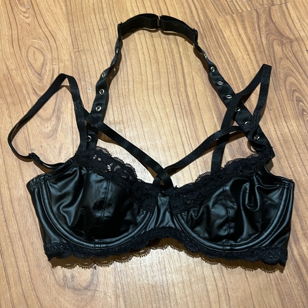Women's vinyl strappy XS bra KILLSTAR - Dixie Doll like new